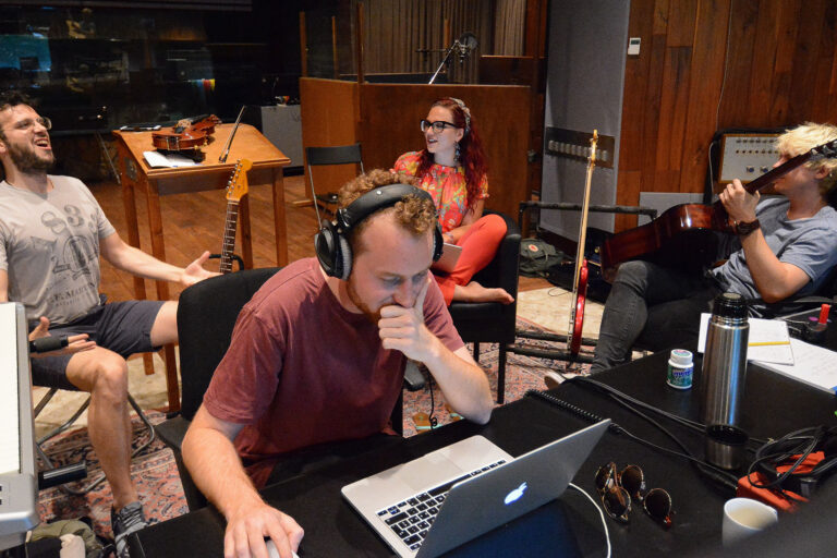 Travail d’équipe créatif lors du camp de composition SUISA 2018